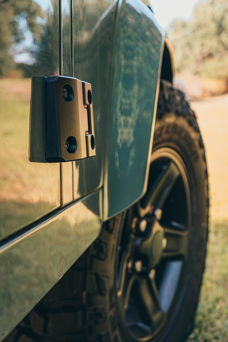 Defender Front Door Hinge Set Black Billet Aluminium EXT01428